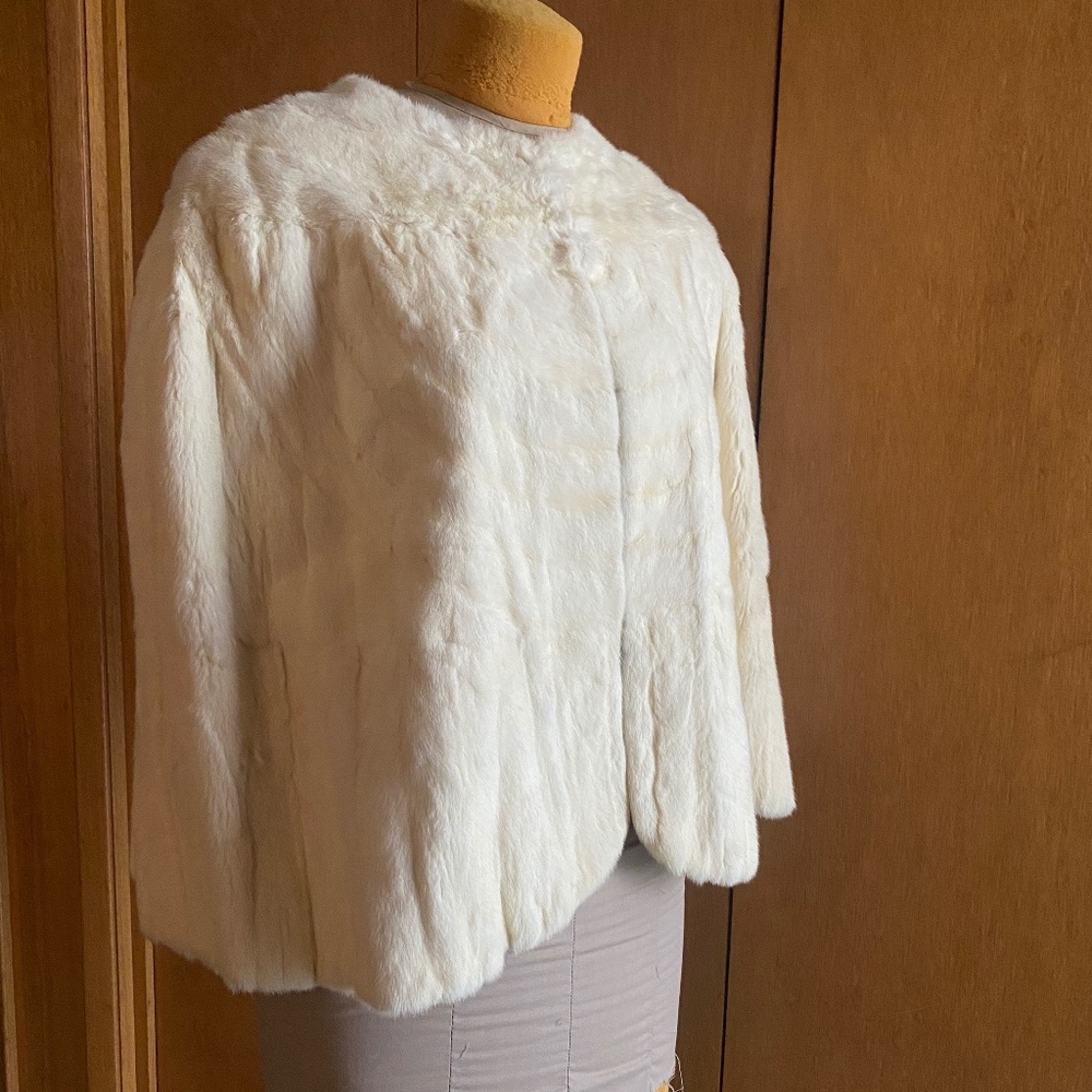 Vintage cream/white fur cape-style stole wrap shawl S/M